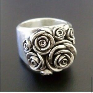 3/$25 Chunky Silver Tone Metal Multi Rose Head Ring Size 9 Whimsigoth Romantic